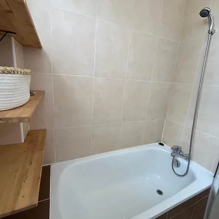 Parenthese Toulousaine - Metro Roseraie Homestay szállás